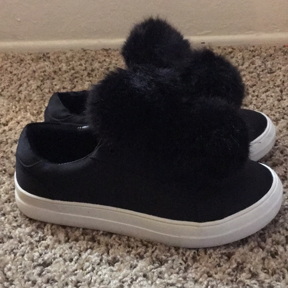 Fluffy Sneakers 👟
